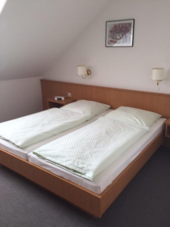 Hotel Garni Zur Muehle Angermunde Bagian luar foto
